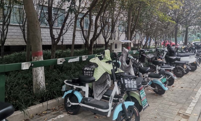 小区露天充电桩